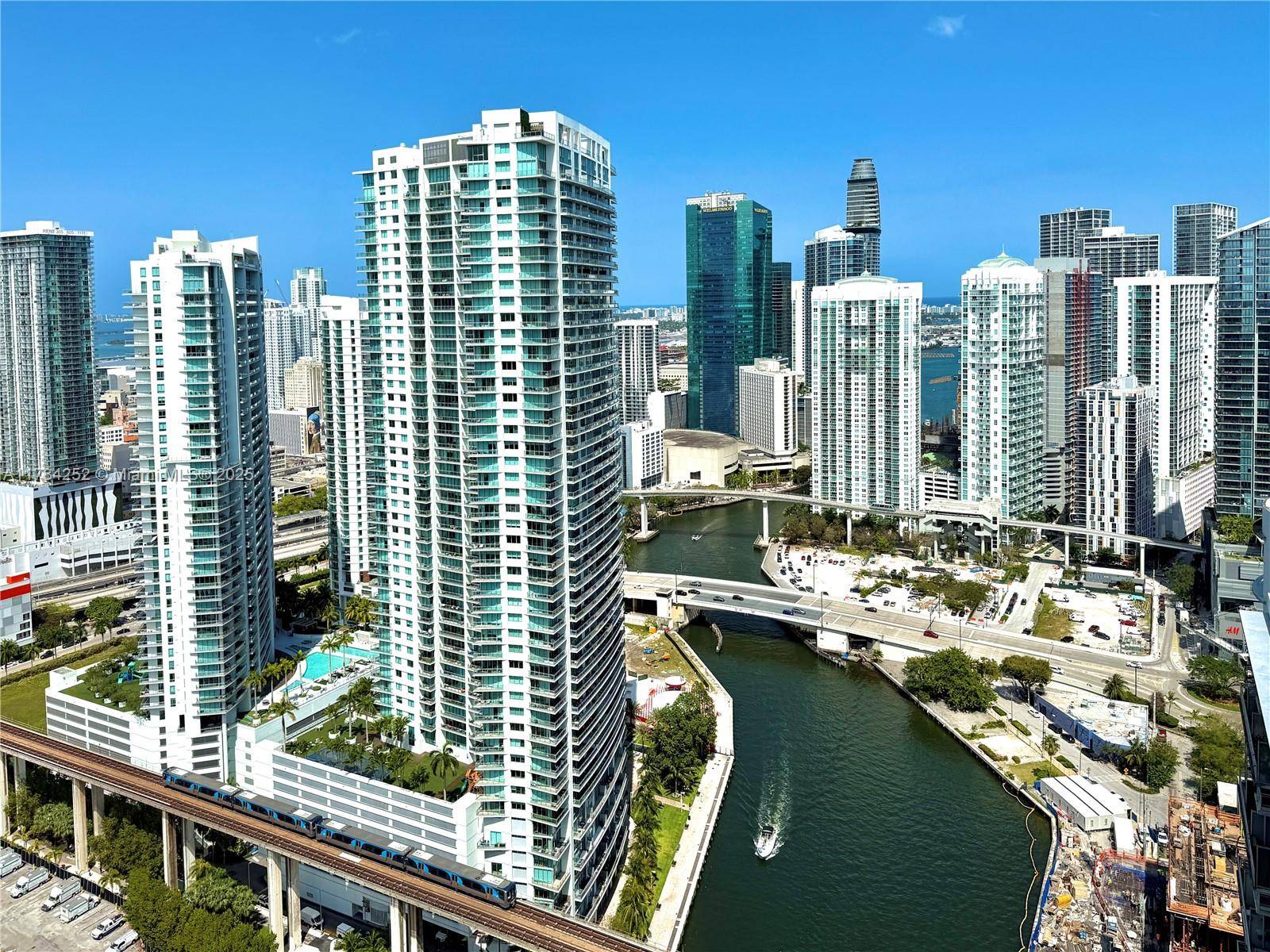 Miami, FL 33130,185 SW 7th St #4209
