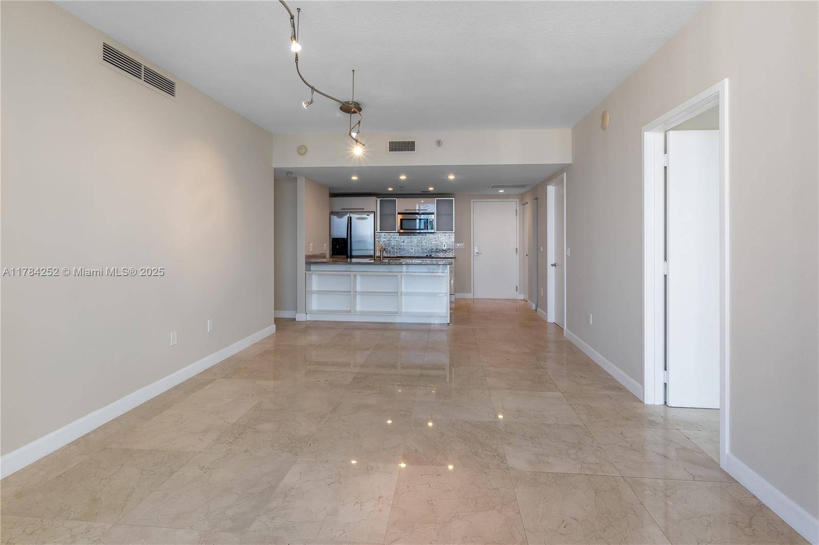 Miami, FL 33130,185 SW 7th St #4209