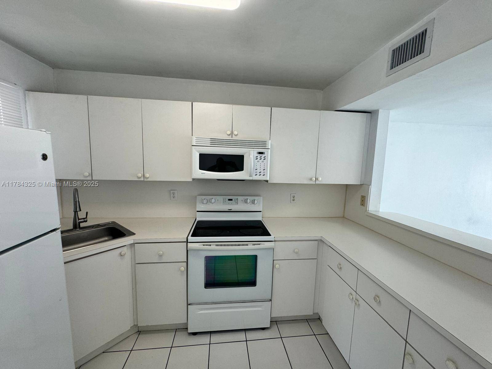 Hialeah, FL 33016,2620 W 76th St #201
