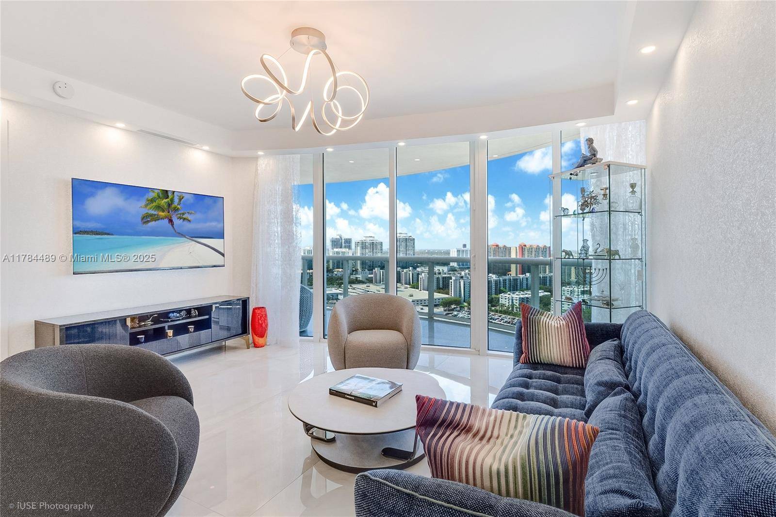 Sunny Isles Beach, FL 33160,17201 Collins Ave #2409