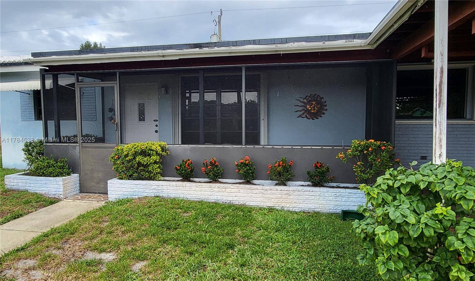 Hollywood, FL 33024,521 N 70th Way