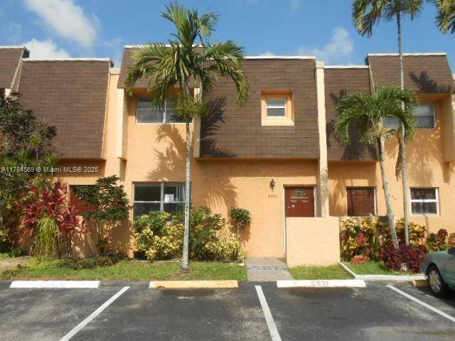 Lauderhill, FL 33313,5831 Blueberry Ct #80
