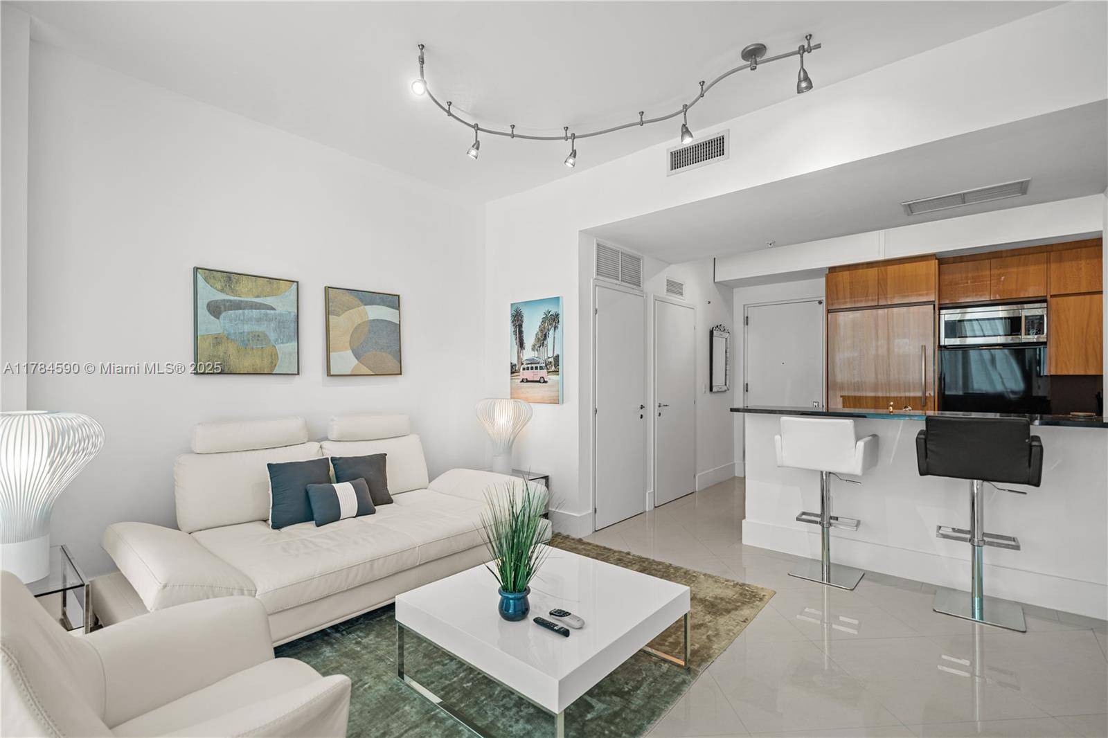 Miami Beach, FL 33139,50 S Pointe Dr #503