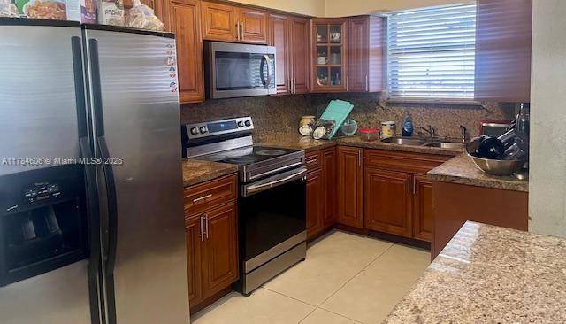North Miami Beach, FL 33162,211 NE 170th St