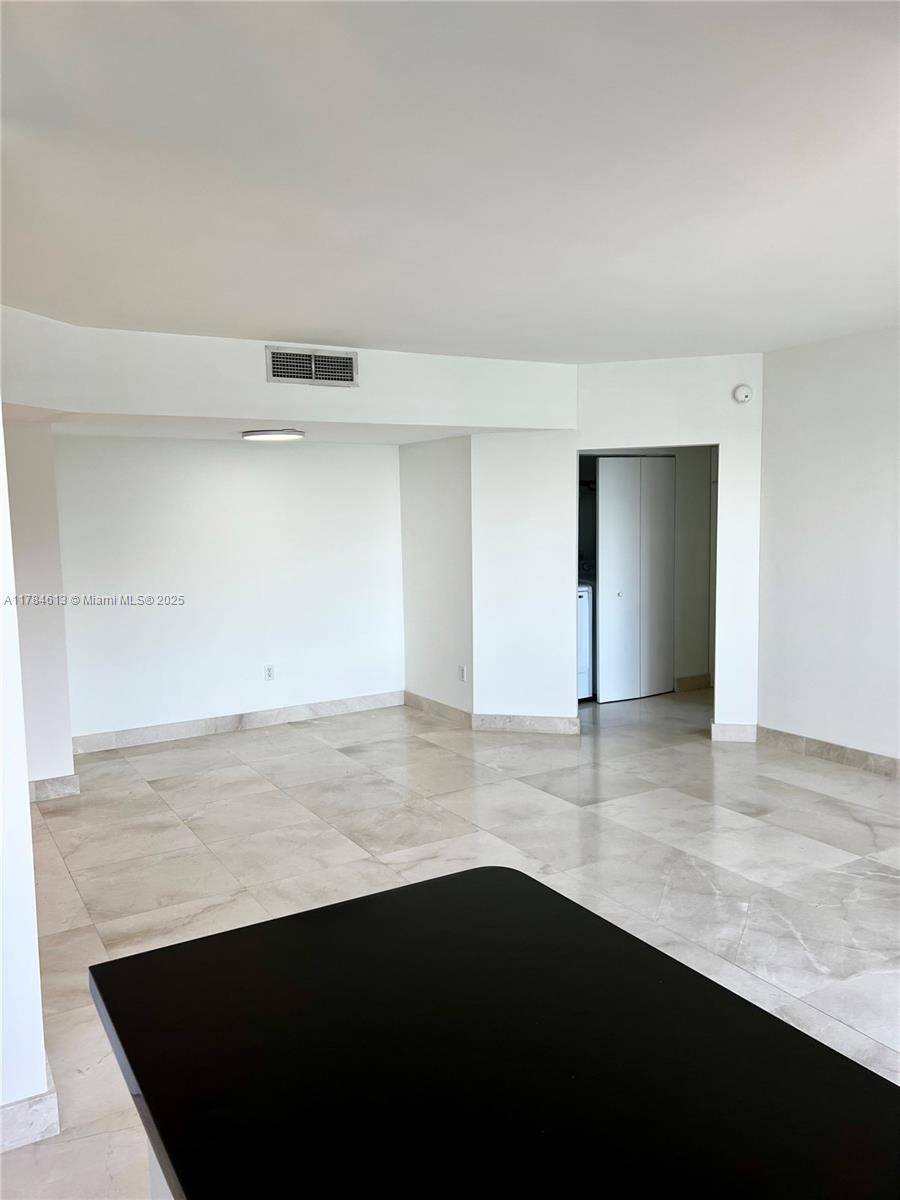 Miami Beach, FL 33139,1330 West Ave #1604