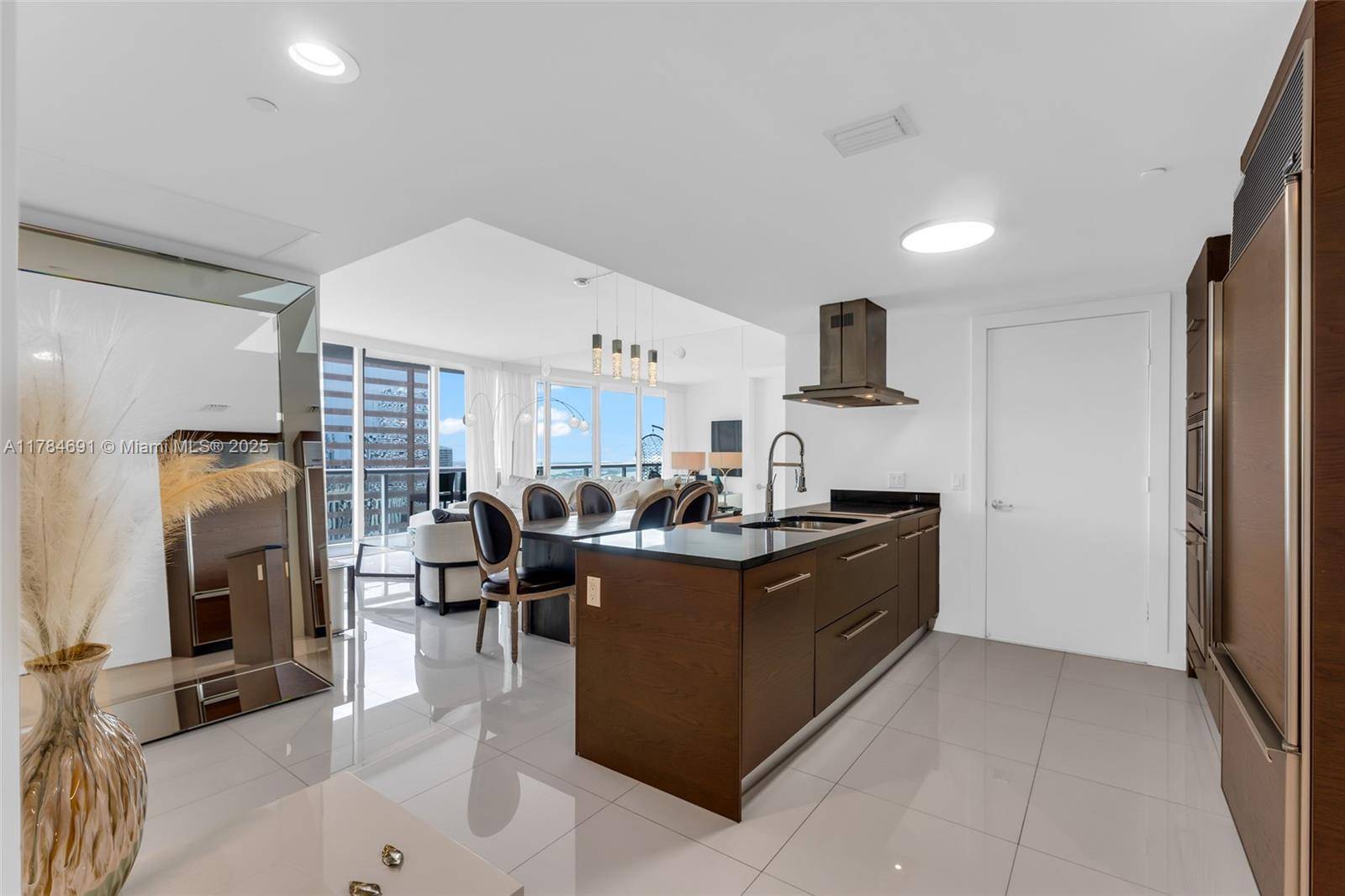 Miami, FL 33131,495 Brickell Ave #3511