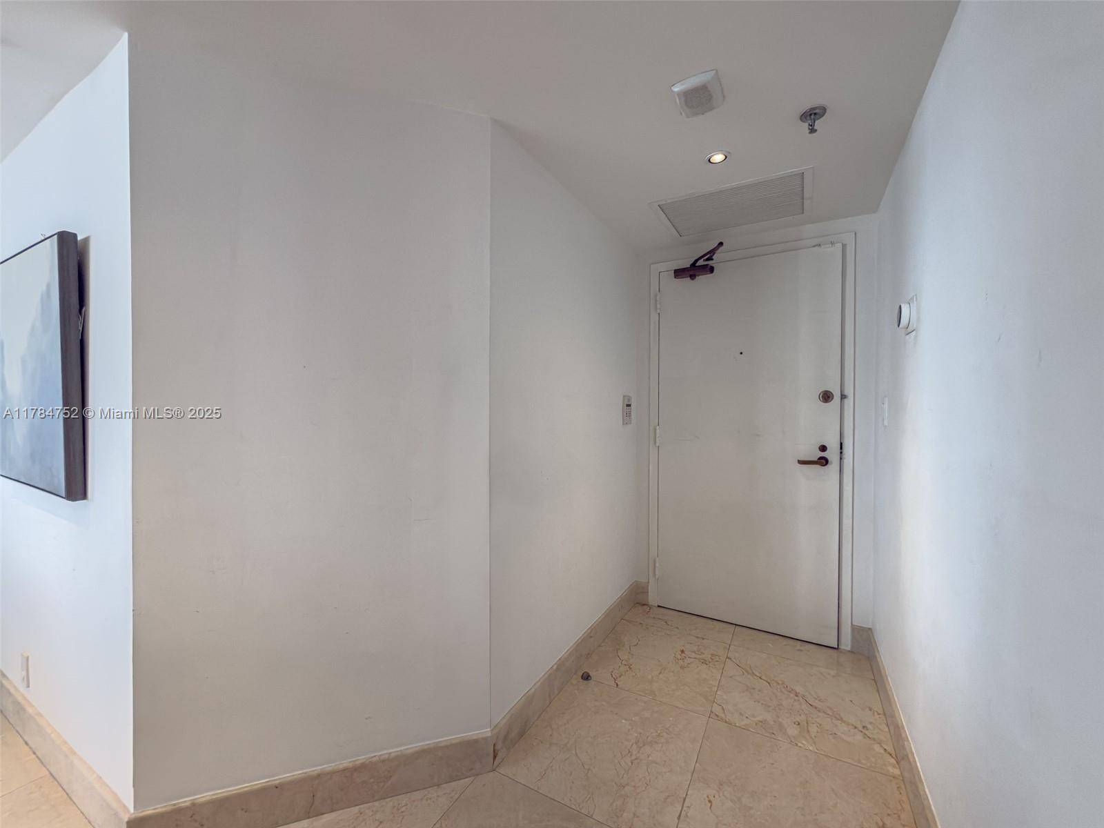 Miami, FL 33131,520 Brickell Key Dr #A905