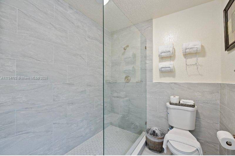 Miami, FL 33162,700 NE 164th St #1