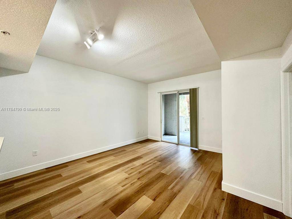 Jupiter, FL 33458,1155 Main Street #215
