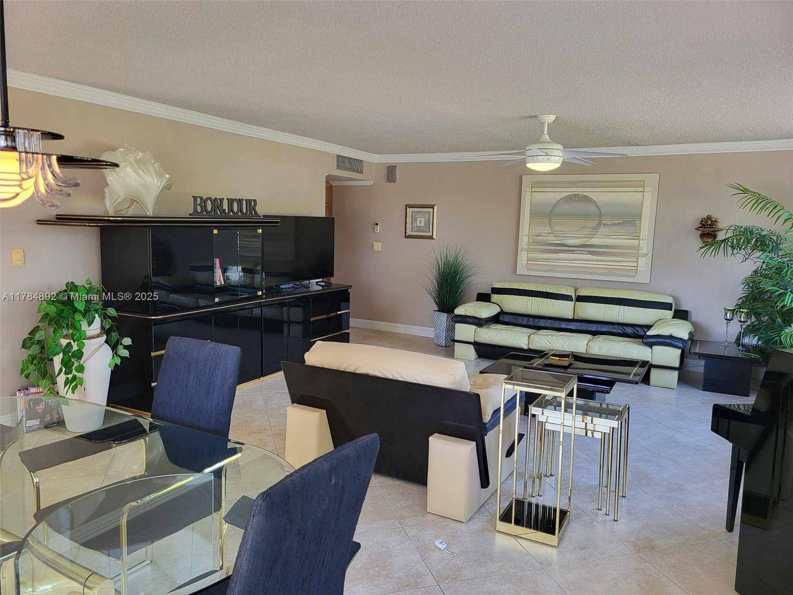 Hollywood, FL 33020,1460 Sheridan St #11D