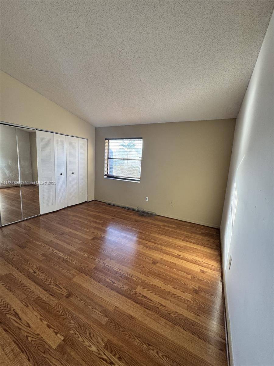 Hialeah, FL 33012,846 W 40th Dr #19