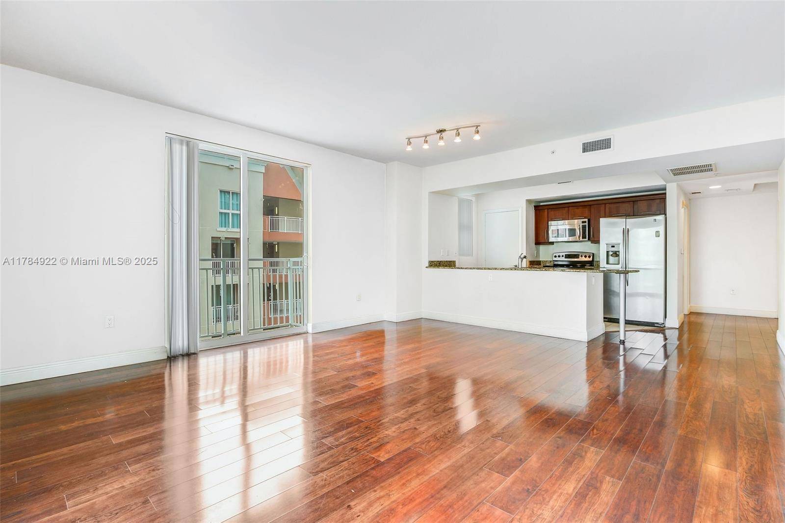 Miami, FL 33156,7290 SW 90th St #304