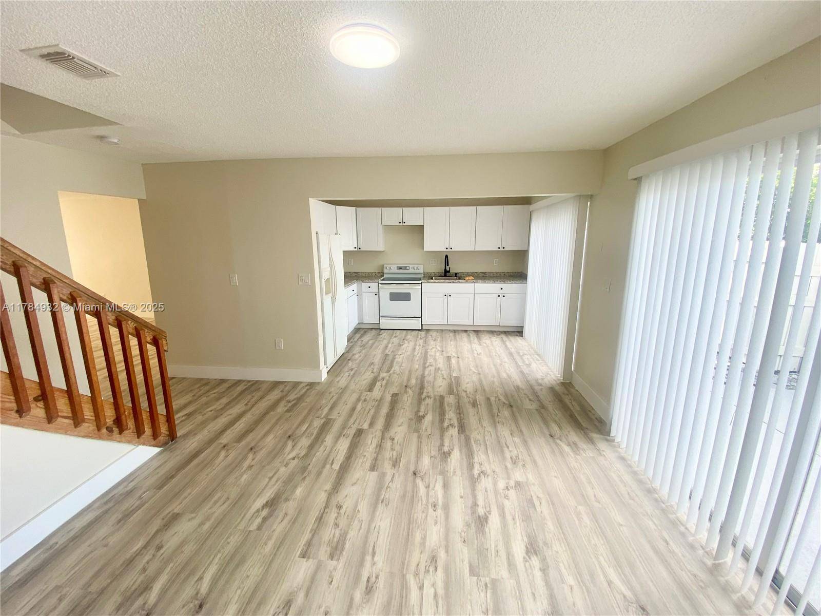 Hialeah, FL 33016,2593 W 60th Pl #101-7
