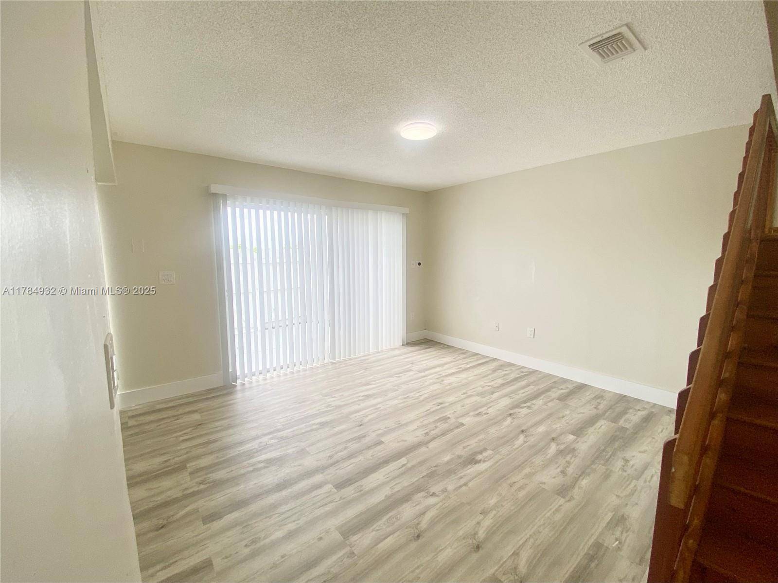 Hialeah, FL 33016,2593 W 60th Pl #101-7