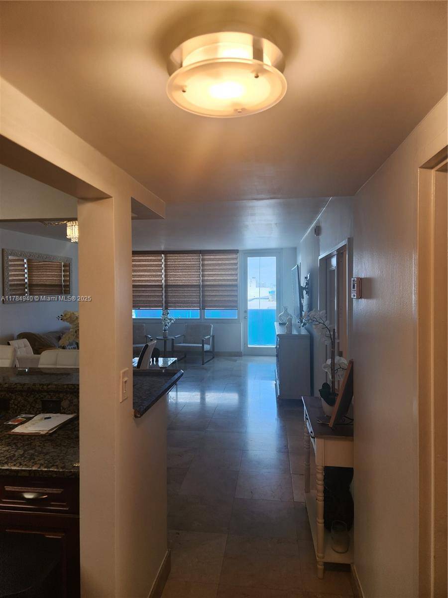 Hollywood, FL 33019,3725 S Ocean Dr #1623