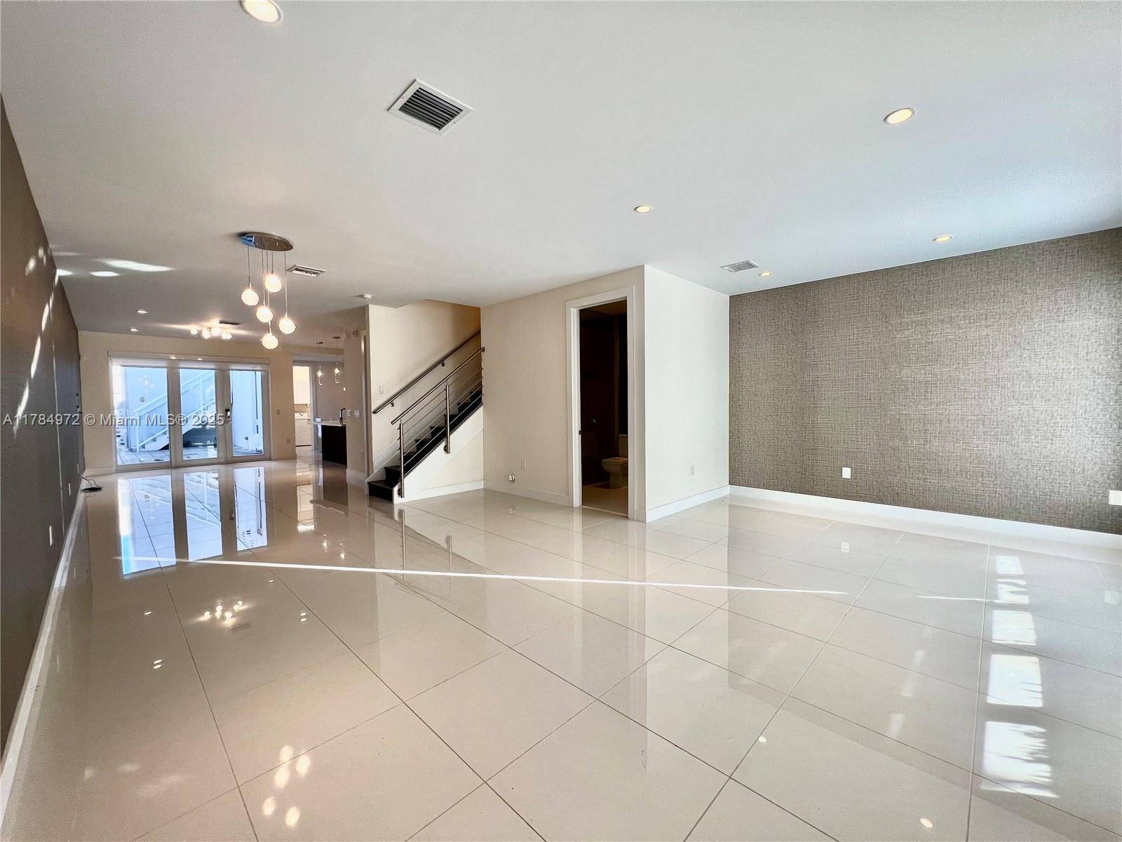 Doral, FL 33178,6421 NW 104th Path