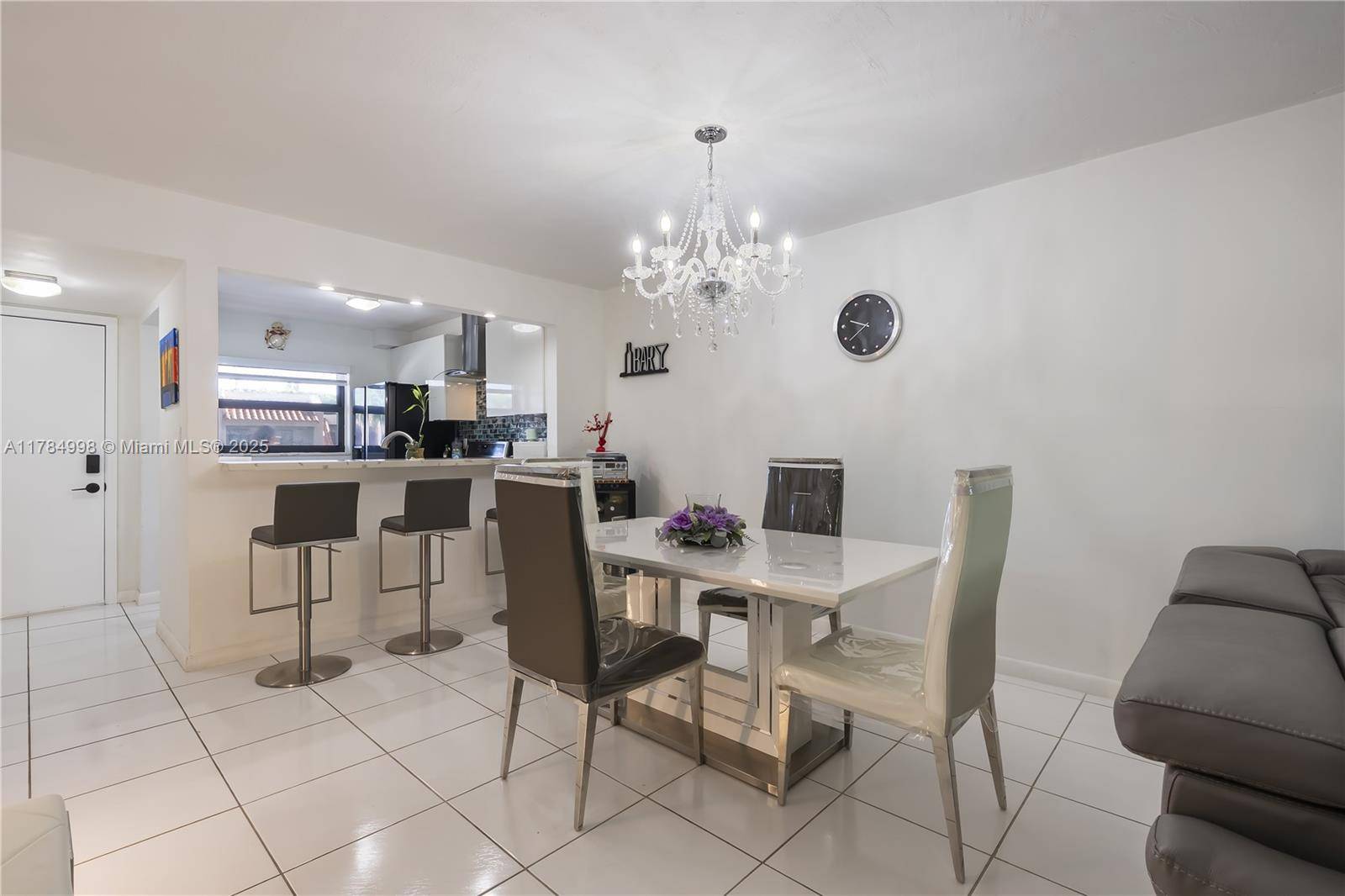 Miami, FL 33172,290 W Park Dr #202-7