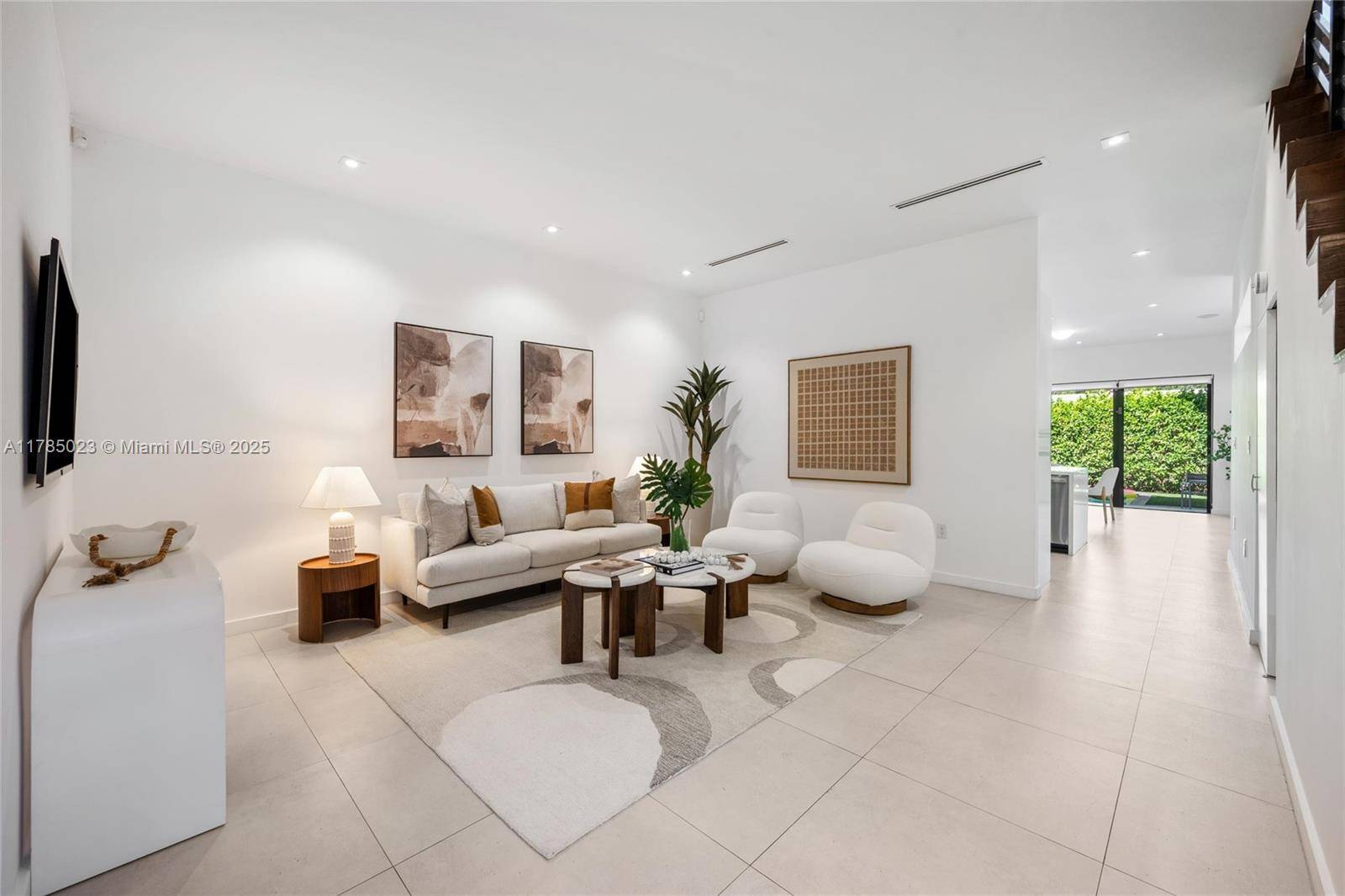 Coconut Grove, FL 33133,3070 Elizabeth St #3070