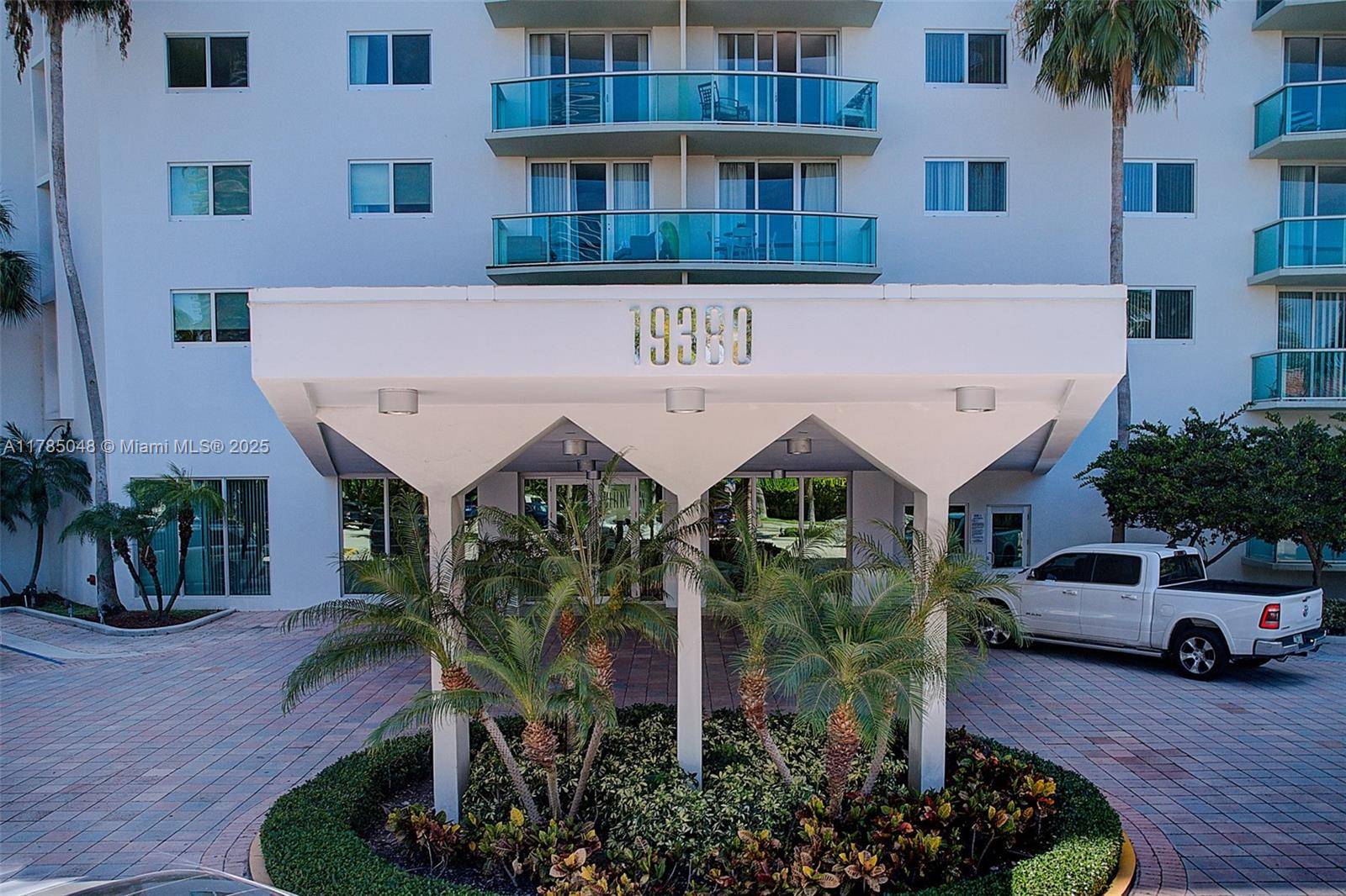 Sunny Isles Beach, FL 33160,19380 Collins Ave #1002