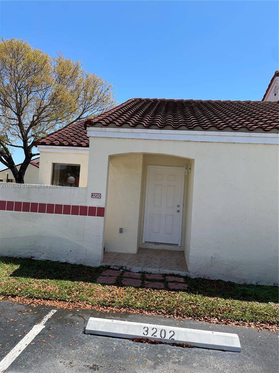 Homestead, FL 33035,3200 San Remo Cir #3200