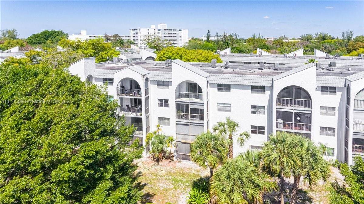 Lauderhill, FL 33319,3300 Spanish Moss Ter #411