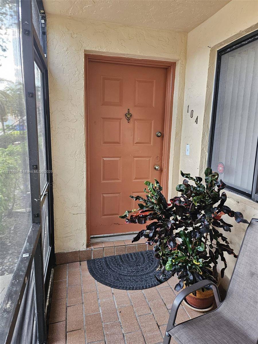 Weston, FL 33326,357 Lakeview Dr #104