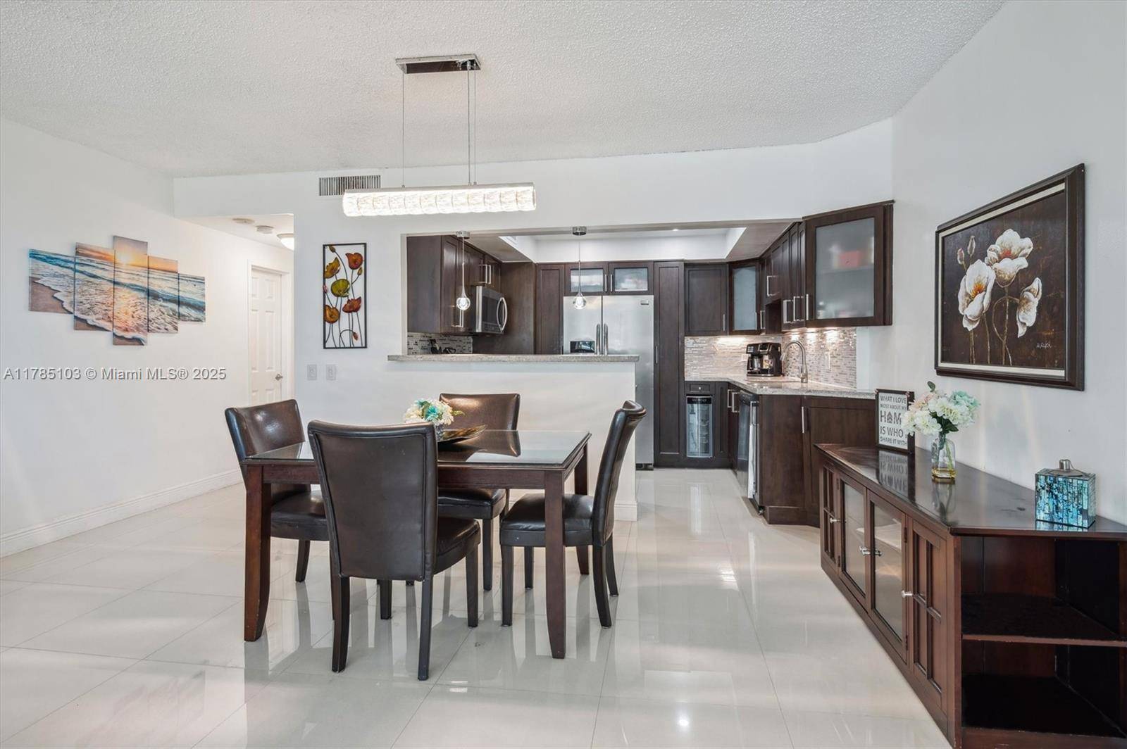 Hollywood, FL 33019,3505 S Ocean Dr #417