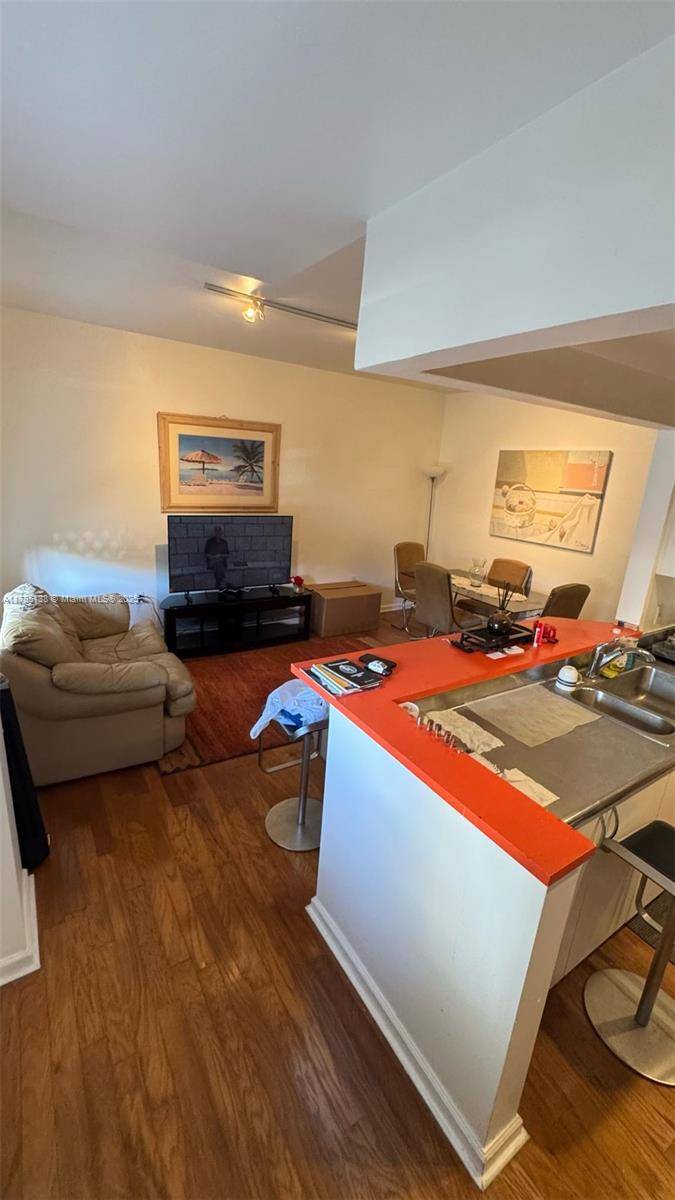 Miami Beach, FL 33139,1614 Pennsylvania Ave #1E