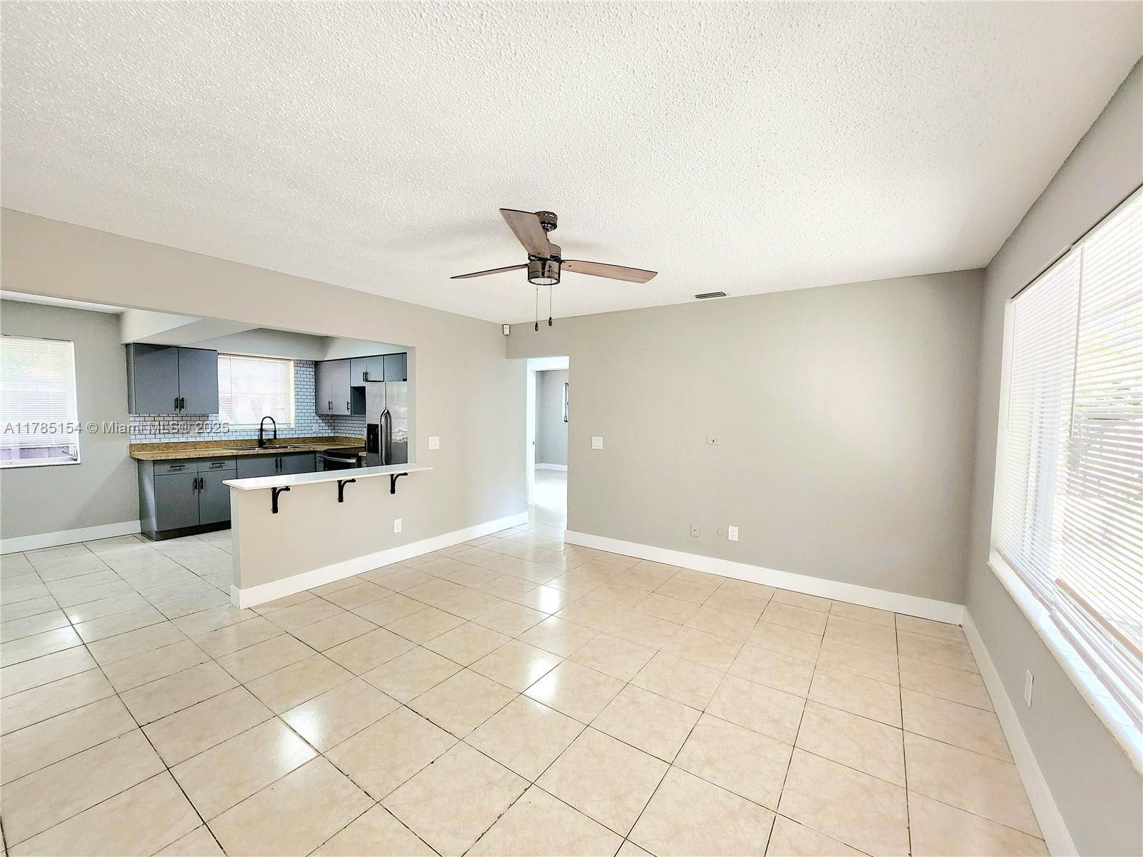 Oakland Park, FL 33309,100 NW 40th St #122
