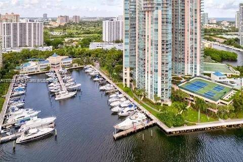 Aventura, FL 33180,3370 Hidden Bay Dr #610