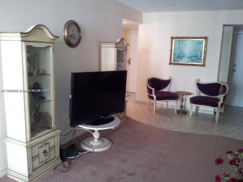 Sunny Isles Beach, FL 33160,250 174th St #706