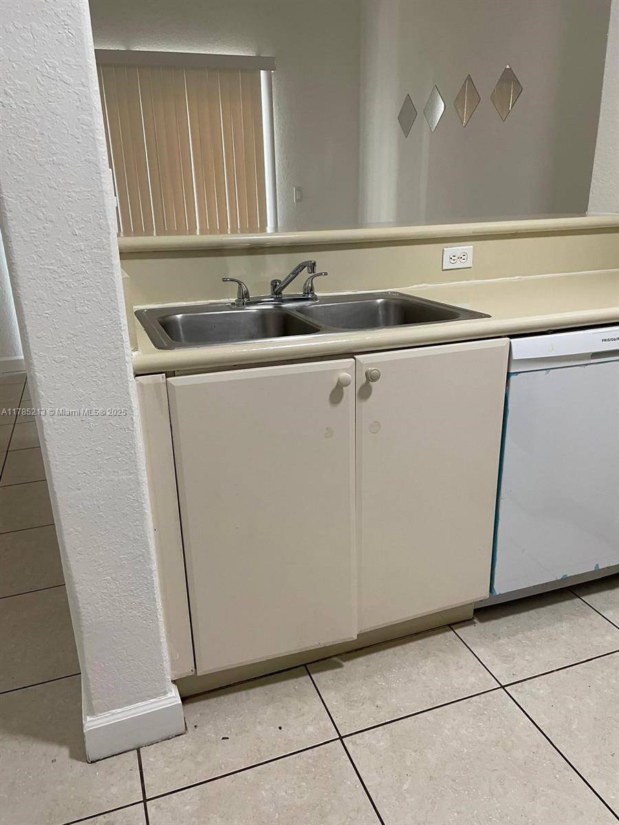 Homestead, FL 33035,1666 SE 27th Ct #109