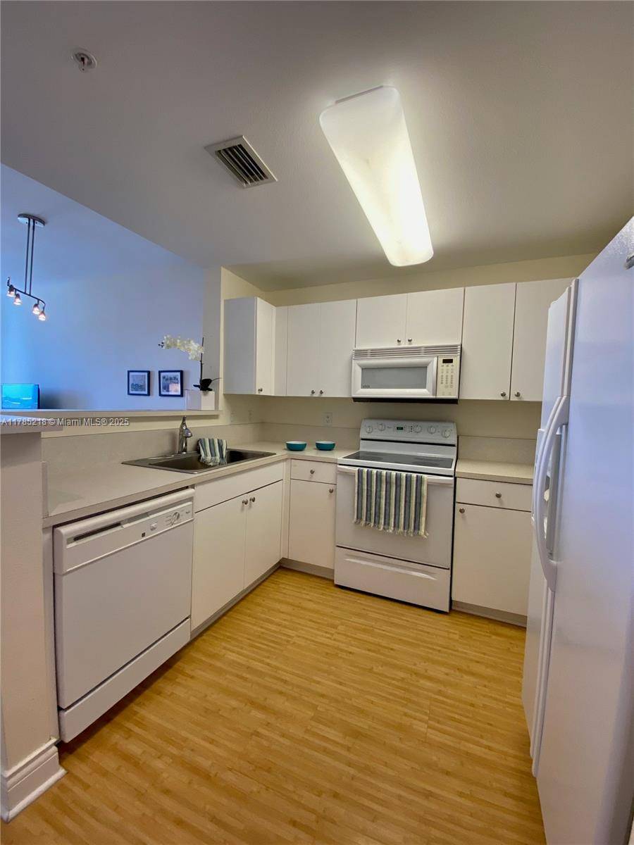 Coral Gables, FL 33134,10 Aragon Ave #1218