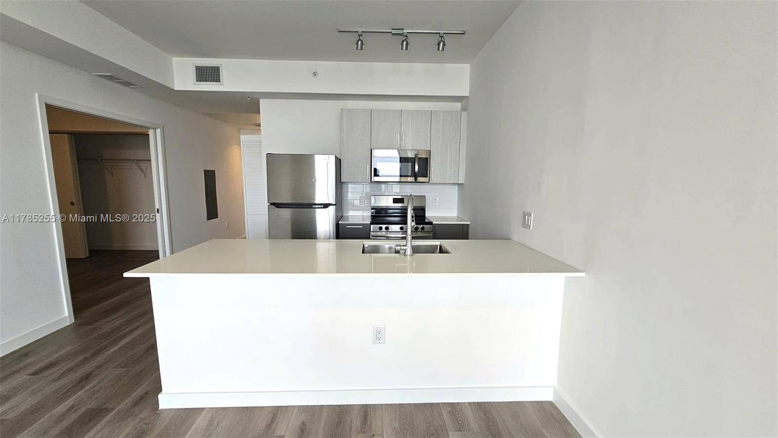 Miami, FL 33132,1642 NE 1st Ave #1910