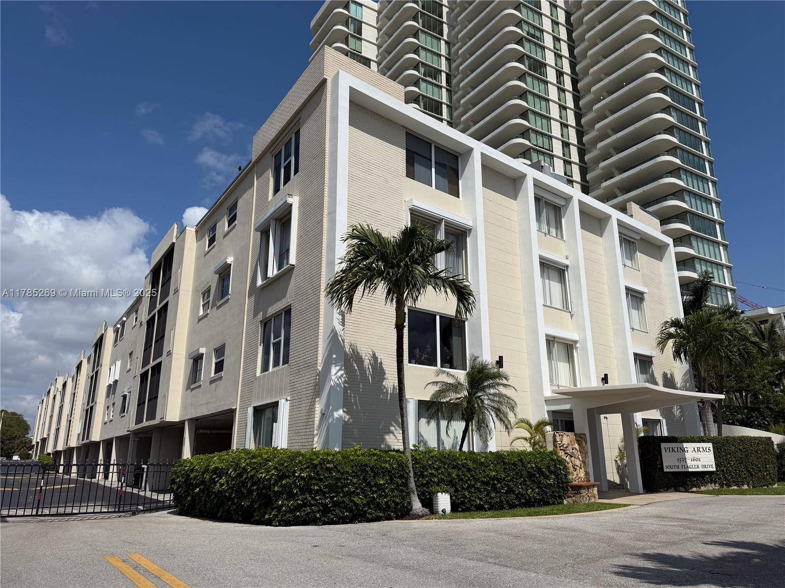 West Palm Beach, FL 33401,1601 S Flagler Dr #211O