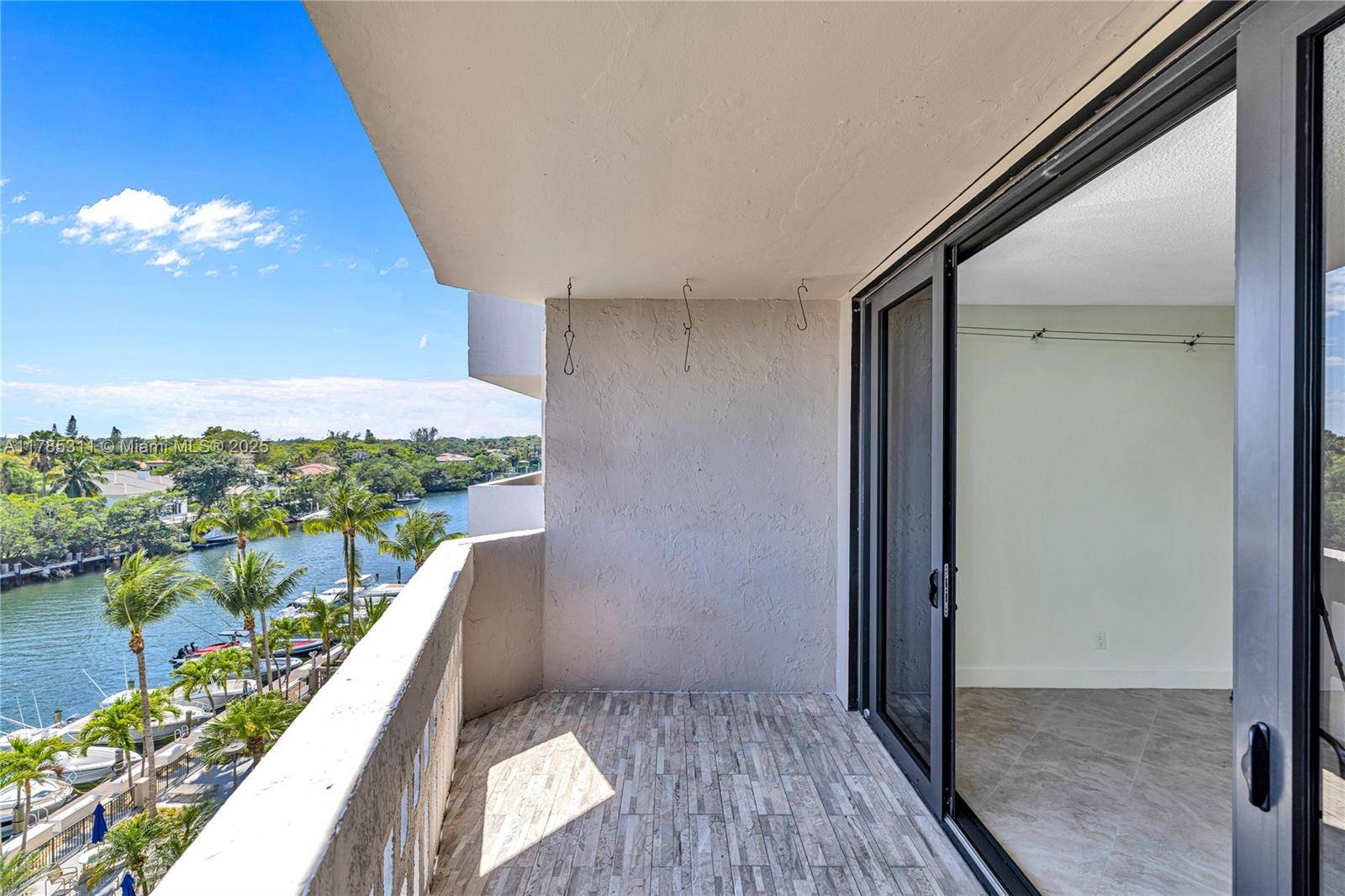 Coral Gables, FL 33133,90 Edgewater Dr #624