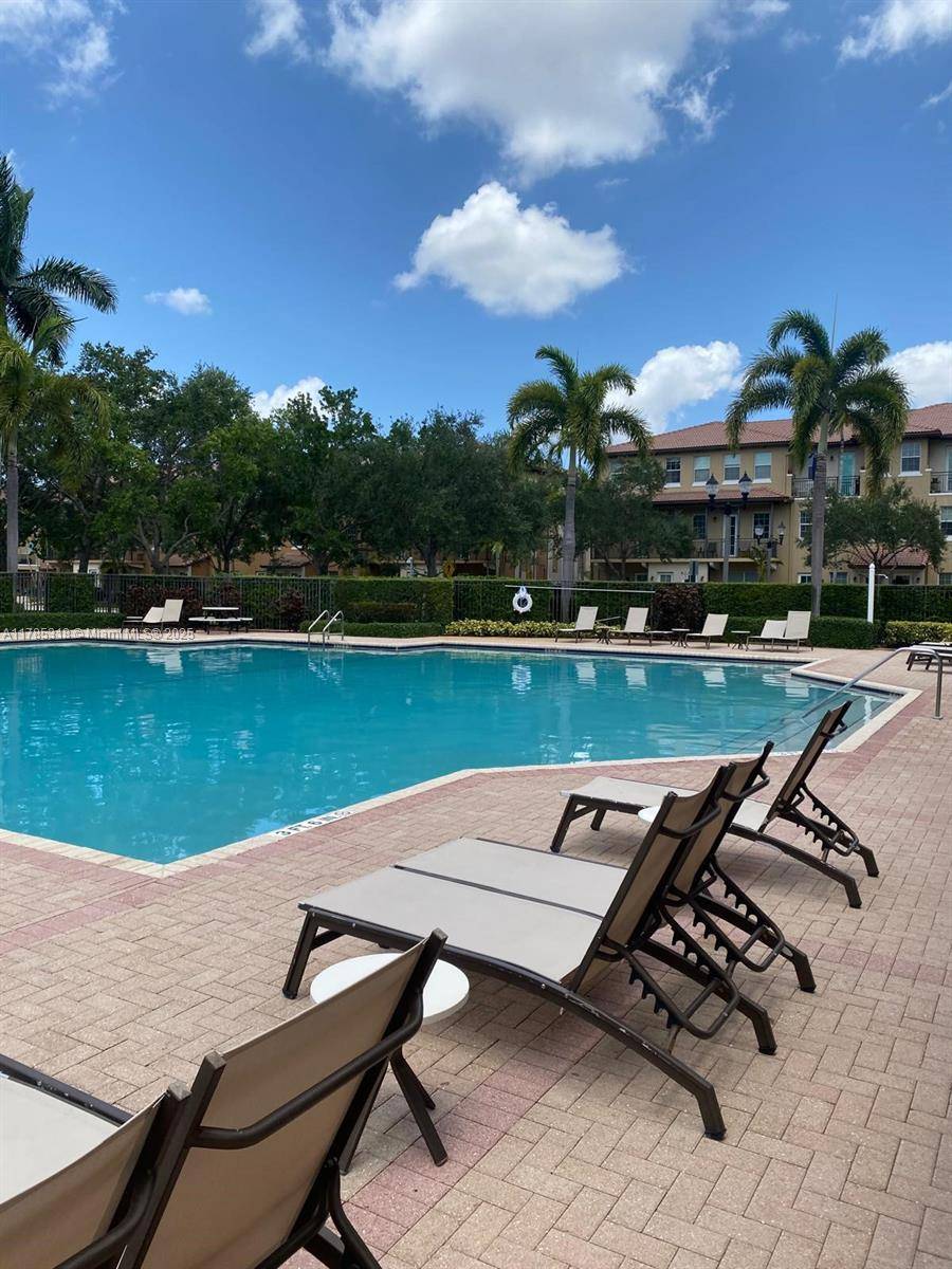 Pembroke Pines, FL 33027,964 SW 147th Ave #2606