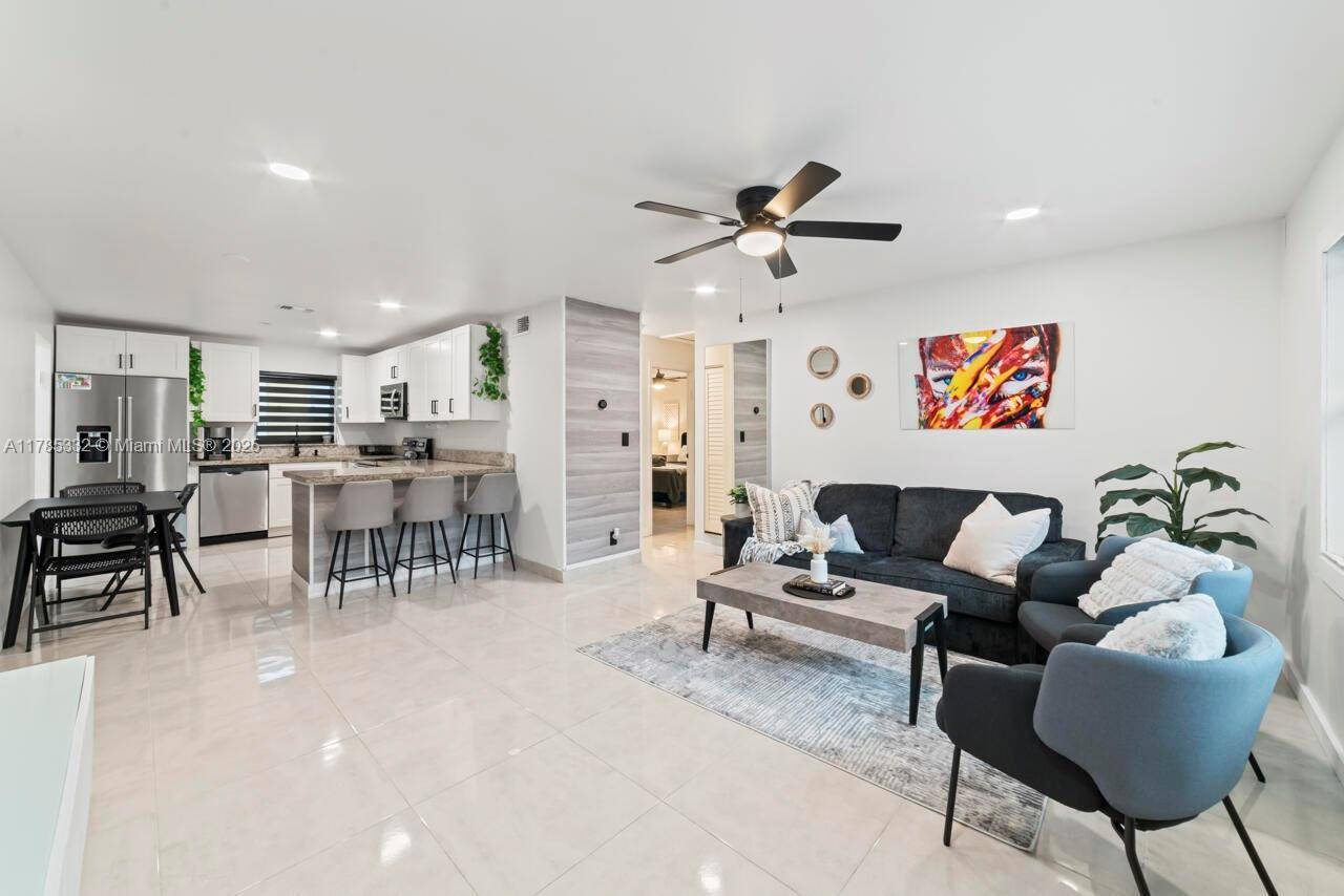 Fort Lauderdale, FL 33315,2320 SW 18th Ter #3