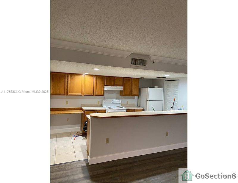Tamarac, FL 33321,9905 Westwood Dr #12-3