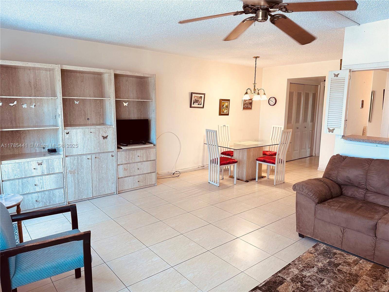 West Palm Beach, FL 33417,102 Northampton F #102