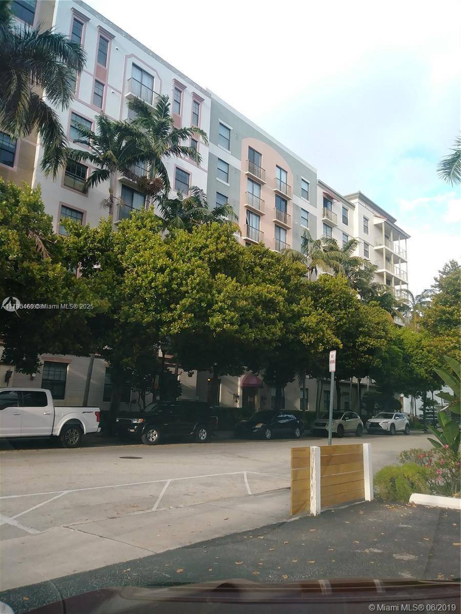 Hollywood, FL 33020,1919 Van Buren St #520A