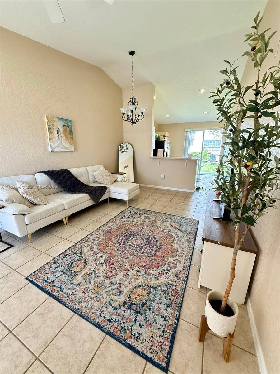 Miramar, FL 33029,18803 SW 28th St #18803