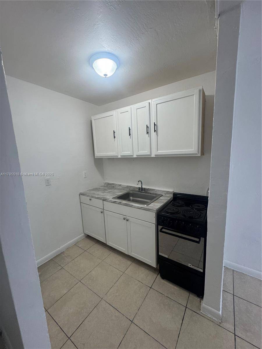 Miami, FL 33150,7000 NW 8th Ave #6