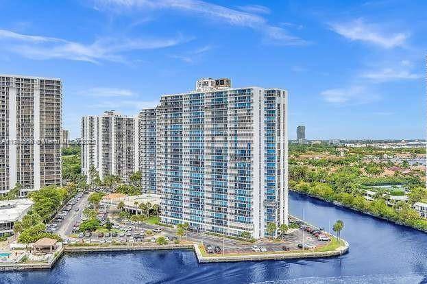 Aventura, FL 33180,20515 E Country Club Dr #248