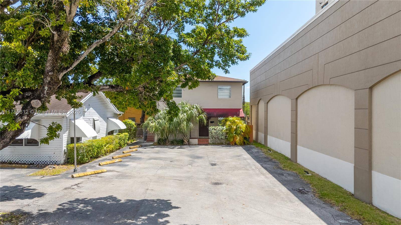 West Miami, FL 33144,899 SW 67th Ave