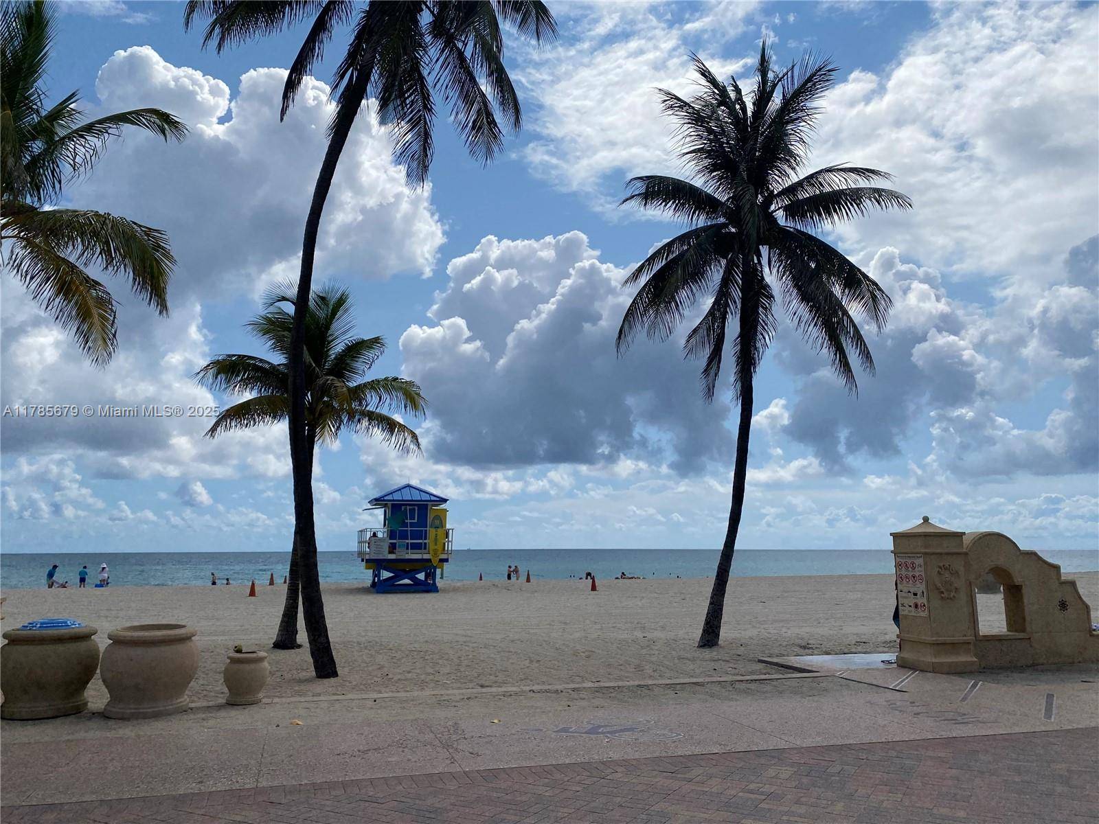 Hollywood, FL 33019,400 N Surf Rd #RGB