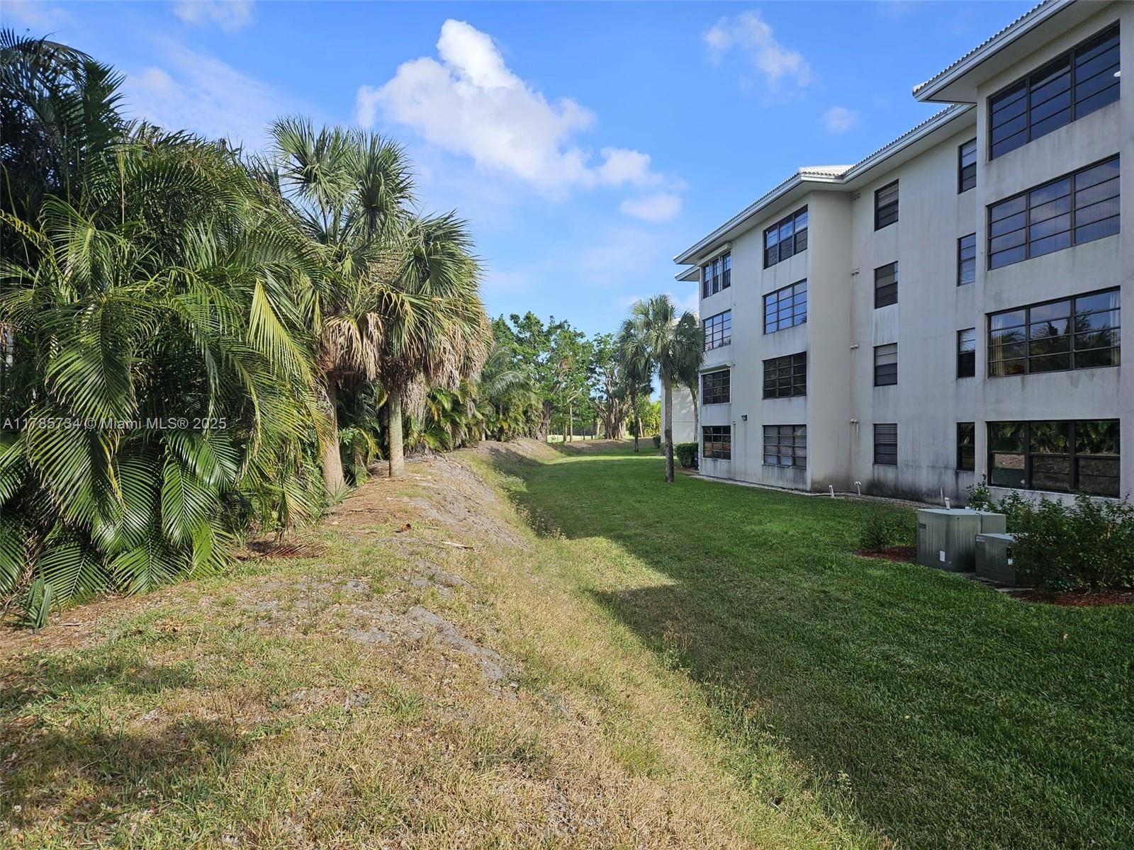 Boca Raton, FL 33433,6085 Balboa Cir #403