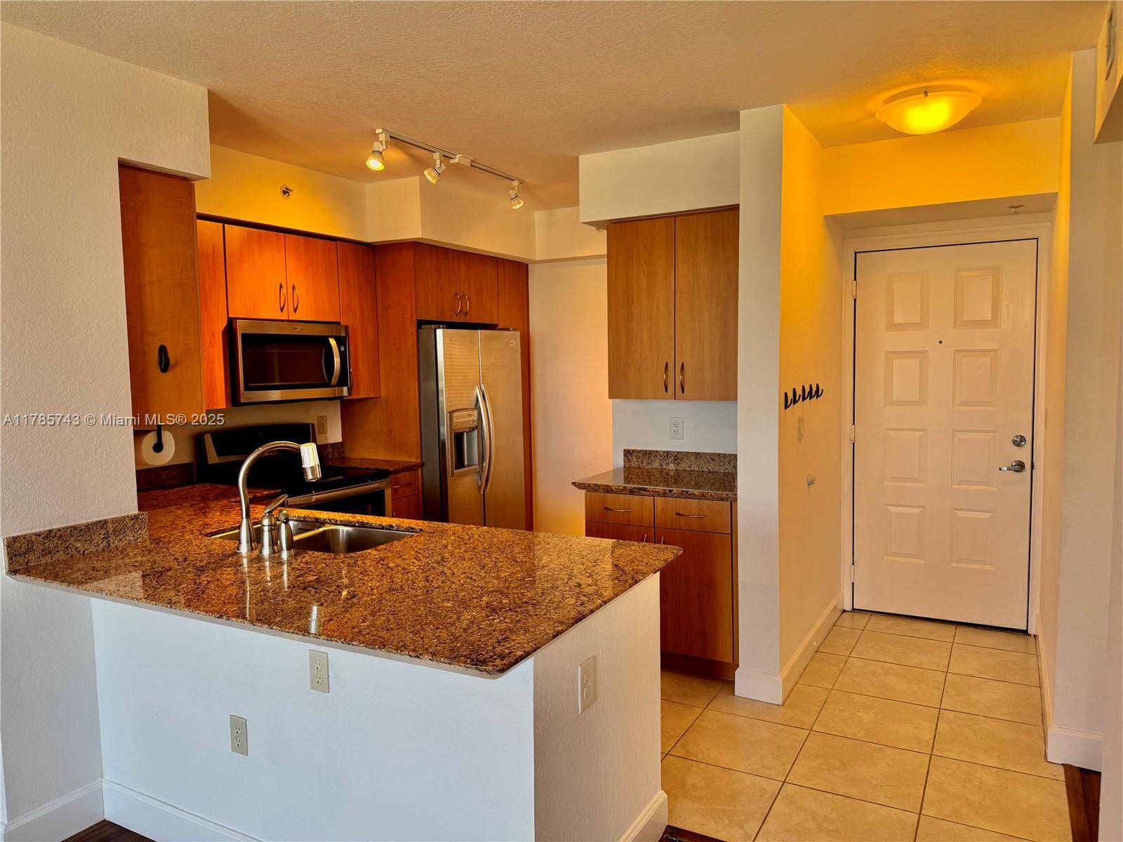 Hollywood, FL 33020,1830 Radius Dr #910