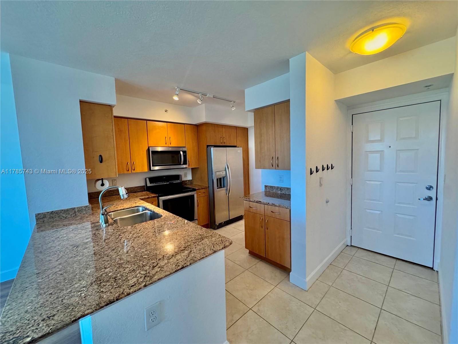 Hollywood, FL 33020,1830 Radius Dr #910