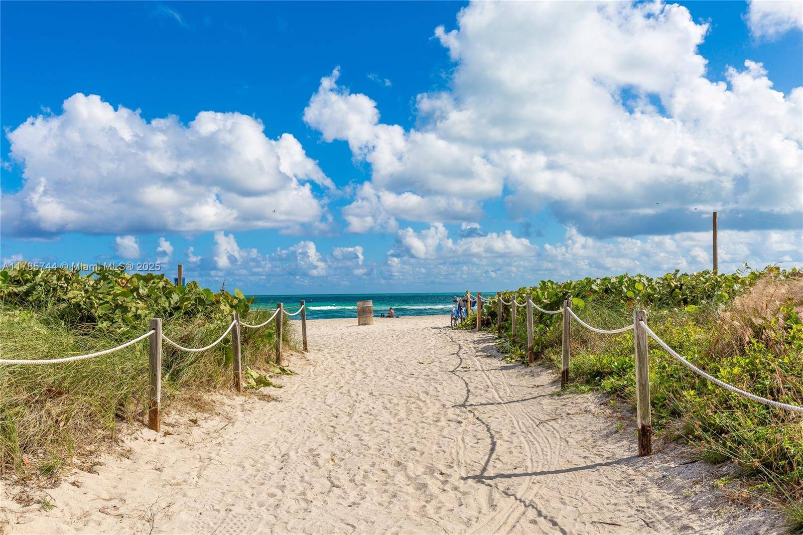 Miami Beach, FL 33141,7135 Collins Ave #702